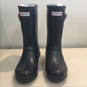 Preowned Navy Hunter Boots- Great Condition